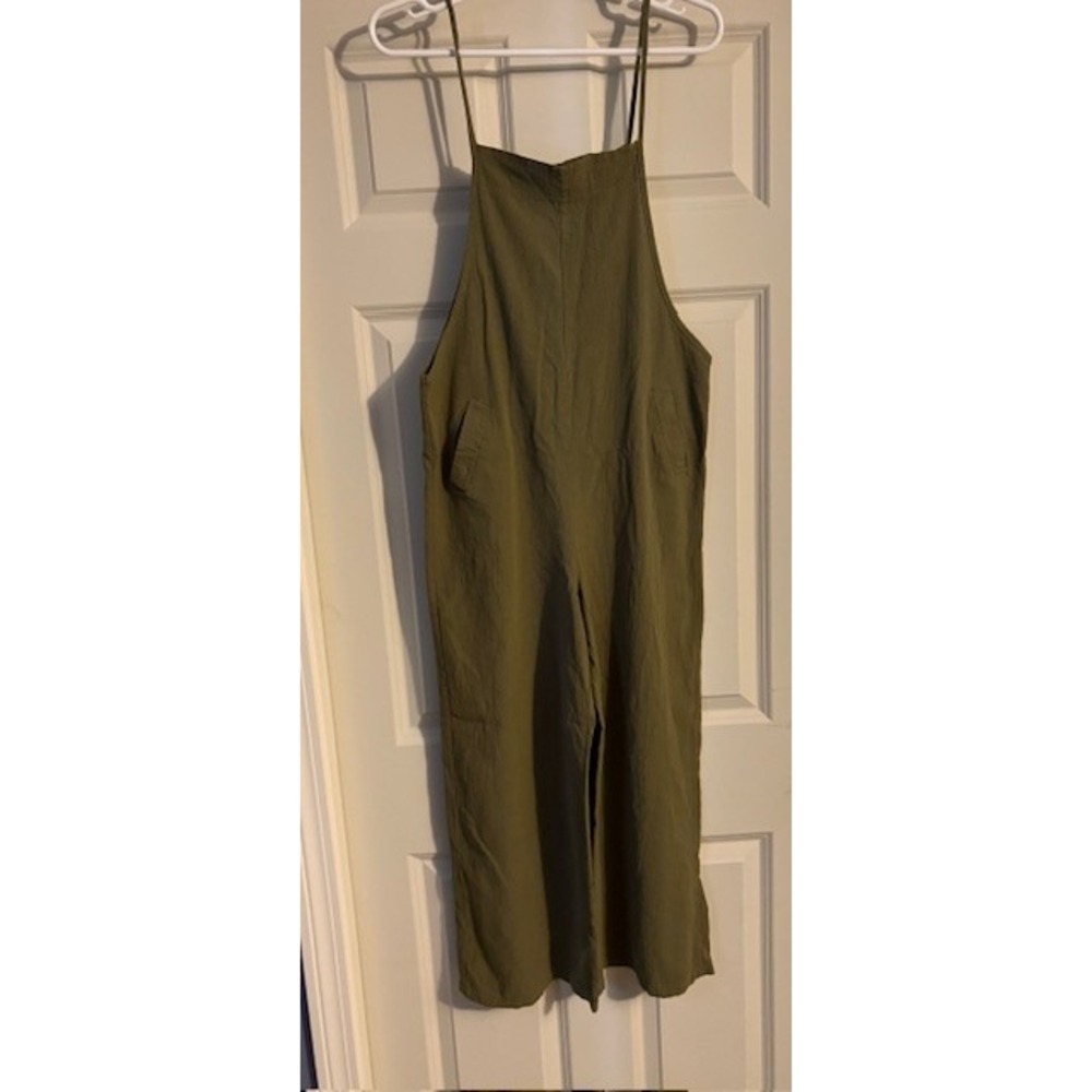 Unbranded Olive green romper, capri length (see description), size small